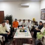 परिजनों की पीड़ा सुन भावुक हुए सांसद अनिल बलूनी,बोले—सच्चाई सामने आएगी, धैर्य बनाए रखिए।