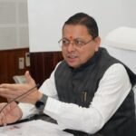 धामी सरकार का संवेदनशील चेहरा, बुजुर्ग माता-पिता, विधवा बहनों और दिव्यांगों को घर बैठे मिल रहा पेंशन का अधिकार